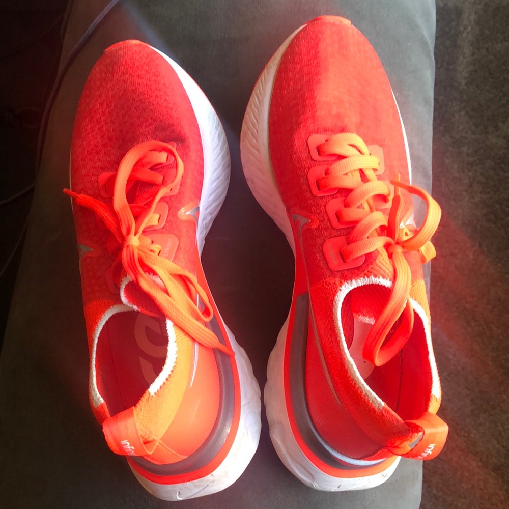 Nike Infinity React fluorescent orange/red running shoes